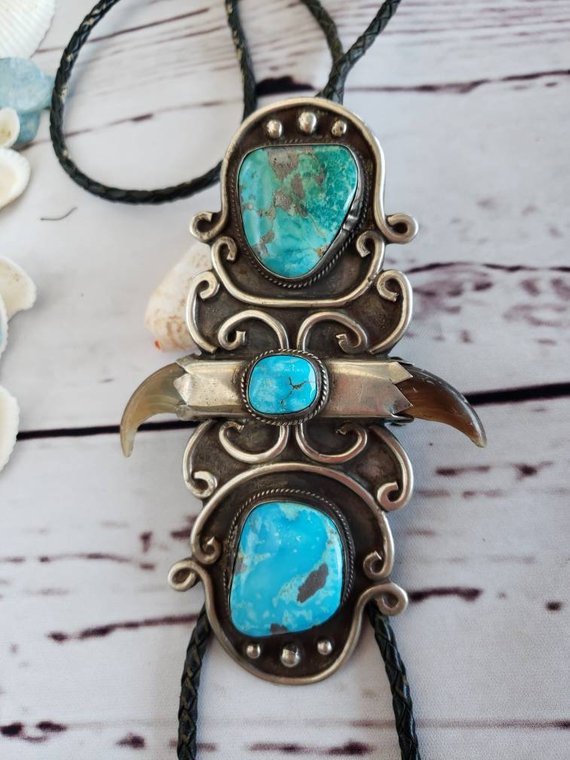 Navajo Bear Claw - 6 For Sale on 1stDibs | navajo bear claw necklace, navajo  bear claw pendant, turquoise bear claw necklace
